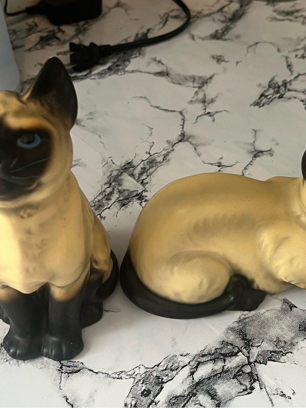 Vintage Harry Knox Ceramic Siamese Cat Figurine’s x 2.